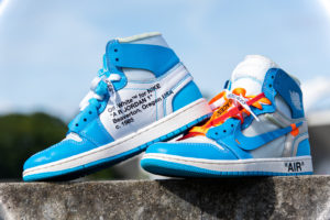 クセ毛のメンズはショートバングで