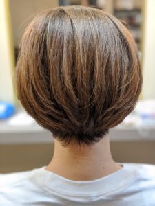 大人女性のツーブロックショートボブ