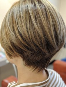 大人のハイトーンショートボブ